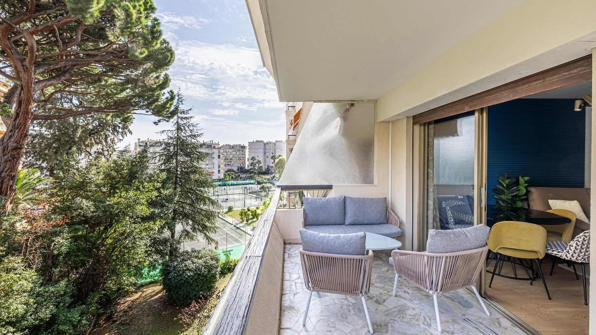 Le Fleuri Avec Terrasse, A Cote Du Martinez, Ideal Pour Un Sejour Plaisant Cannes